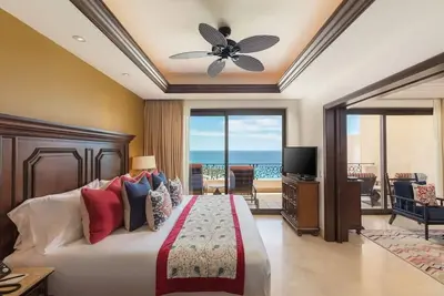 Image de Enjoy a Master Suite at Grand Solmar Land's End.
