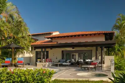 Image de La Tranquila, an oasis of serenity. Private pool, jacuzzi, steps from the beach