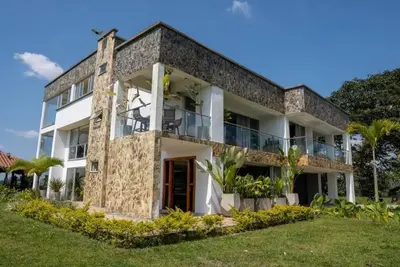 Image de Espectacular Casa de Lujo de 9 Habitaciones en Calarcá Quindío