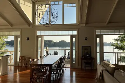 Image de Peaceful waterfront family cottage on Lake Eugenia