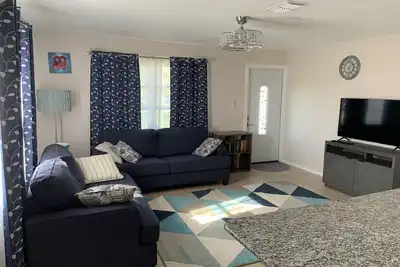 Image de Dogs and cats friendly renovated duplex 5 min drive from the beach