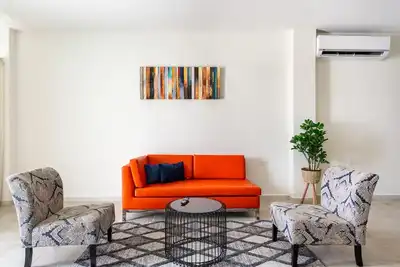 Bushiri's Long Life Building-2bd/1ba Apt-Sleeps 4