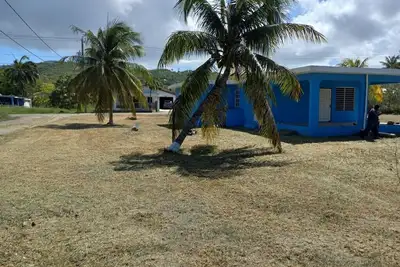 Image de Tranquil cozy home away from home! ! ! 10 minute walking distance to the beach! ! !