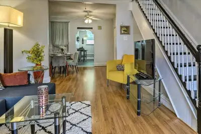 Image de Cozy home in the vibrant Sport & Entertainment district of South Philadelphia