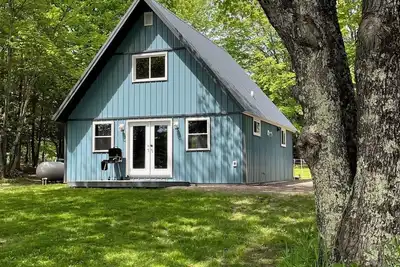 Image de Blue Bungalow on Lake Winter 4 seasons of family fun: Fish/ Atv/Snowmobile/Relax