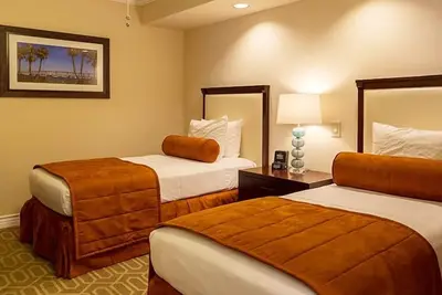 Image de Stay in Coronado's Best! Spacious Two Bedroom Unit with Kitchenette!