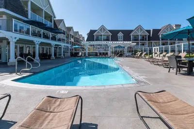 Image de Relaxing Oasis in Carlsbad! 4 Convenient Units, Swimming Pool, Free Parking!