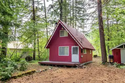 Image de Little Red Chalet | 1 Bed, 1 Bath