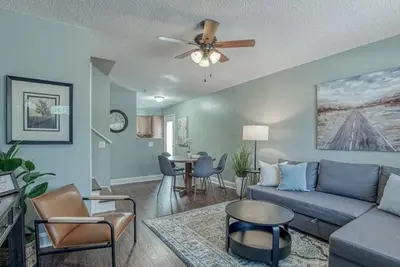 Image de Tidy Townhouse: 3bd/1. 5ba