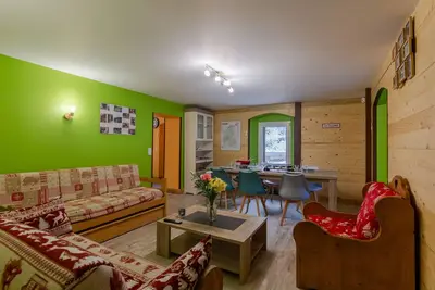 Image de Appartement  \"La Marmotte\" dans maison avec vue sur la montagne et terrasse privée