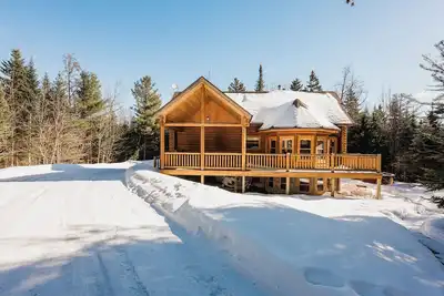 Image de Fiddler Lake Resort: Chalet + Spa - Deer 41