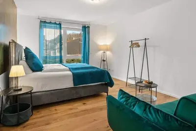 Image de LiT LiVING: Luxury | Box SprIng | Parken | 2 Br |