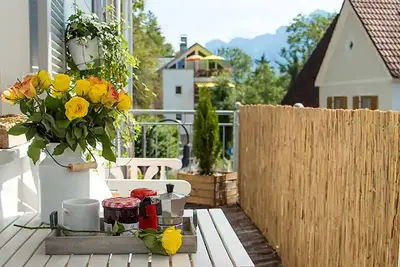 Panorama apartment - Quiet and central location with mountain views