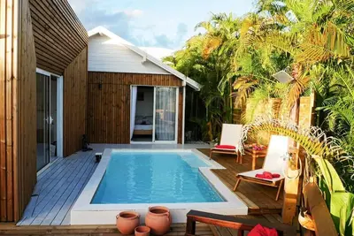 Ti villa créole chic à Sainte-Anne, située sur le lagon de Bois Jolan vue mer🏝️