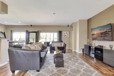 Image de Valrico's Hidden Gem: A Stunning 3-Bedroom Oasis Awaits!