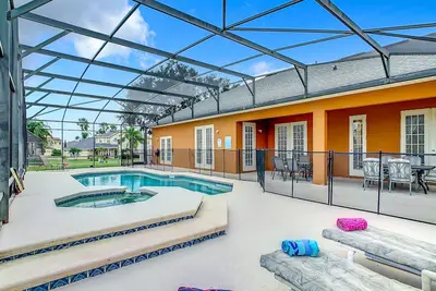 Image de Disney Dream! 10 Mins Away+Game Room, Pool & Hot Tub! - 101 Happy Memories Villa