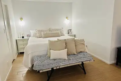 Image de La Sierra Tower- Freshly updated condo Sleeps 3