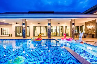 Image de Cozy Pool Villa. . . .