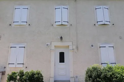Image de Jolie Maison Béarnaise rénovée dans un cadre verdoyant