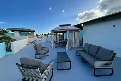 Image de CasitaTranqui relaxing beachfront 3b/2b getaway penthouse