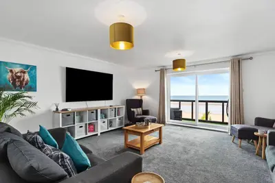 Image de Penrose - Beach House with Direct Beach Access