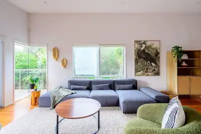 Image de Retreat, short drive to Beach