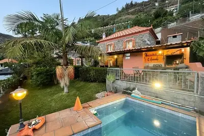Secluded cottage w pool, oceanside and mountain view, 3br, 3ba