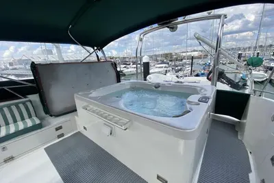 Image de Classic Yacht Nadine with Hot Tub, Poole Harbour Bay