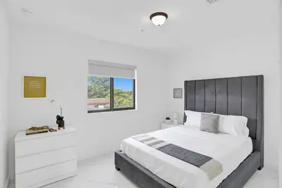 Image de Renzzi Wynwood 2 bedroom Queen size bed