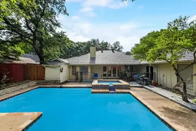 Image de Stylish Model Home in Riverbend West