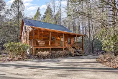 Image de Rustic Stay by the Creek: Your Perfect Creekside Retreat in Blue Ridge, Georgia