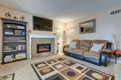 Image de Spacious Aurora Retreat w/ Game Room + Hot Tub!