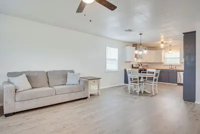 Image de Updated Home w/ Yard ~ 14 Mi to Quartz Mountain!