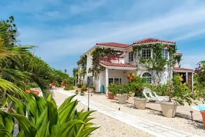 Image de Three-Bedroom Villa