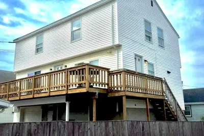 Image de Huge Beach House with 2 car garage