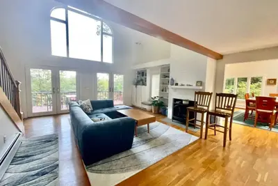 Image de Sleeps 12+, Family get-togethers, Saltwater spa, fire pit, 5 min to Sunapee