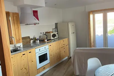 Image de 1 minute from the beach and in the center of the village there is a duplex full of light ☀️