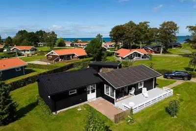 Image de Summer house with 100 m to the sea in North Funen