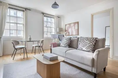 Image de Classic Marylebone 2br, nr Universities & Tube Station, by Blueground