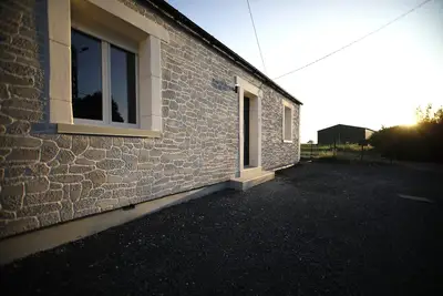 Image de Maison neuve chaleureuse de plain-pied