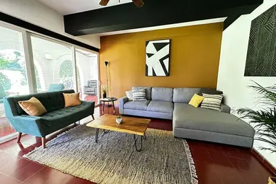 Image de Spacious Outstanding House in San Benito!