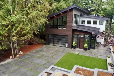 Image de Brand new! Modern Lake Whatcom View home