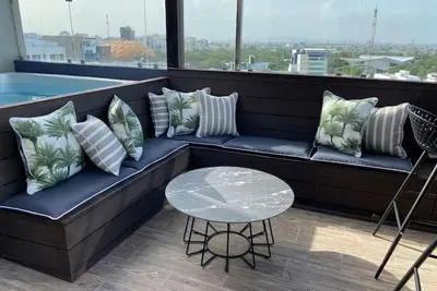 Rl603 · *Elegant Downtown Penthouse with Private Jacuzzi