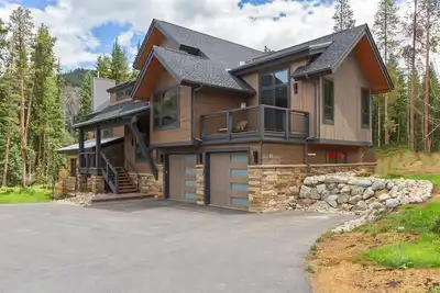 Book a Summer Stay Today! Newly Built Luxury Keystone Home with Hot Tub and Gorgeous Views