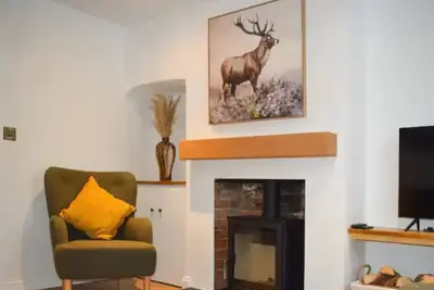 Image de 2 bed Cosy cottage in the village of mersham Ashford nextdoor to pub and shop.