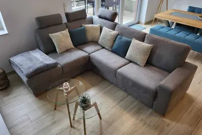 Image de Helle Wohnung Hyggezeiten mit Fasssauna
