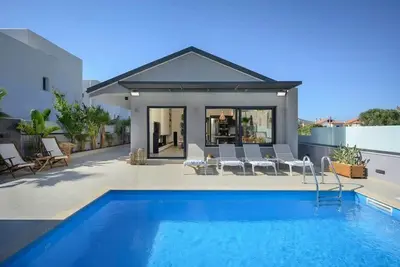 Image de Sun Ray Beach Life Villa, 300m from Agia Marina