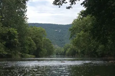 Image de Comfortable, 4-person cottage, within a 2000' hike to the Shenandoah River.