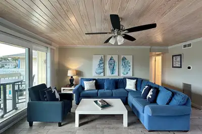 Image de 2br Condo w/ Golf Views & Free Beach Service