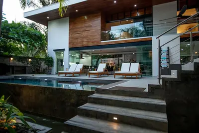 Image de Almendra, Walk to Surfing Beach